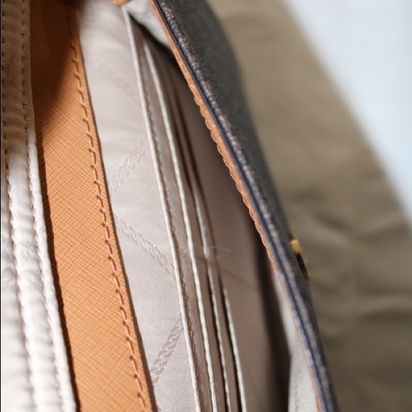 Michael Kora Jet Set Tote *Brand New* - Picture 3 of 12